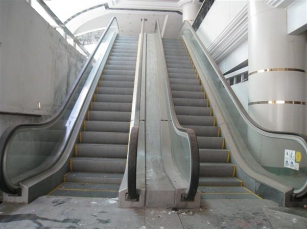 電梯行車(chē)拆除